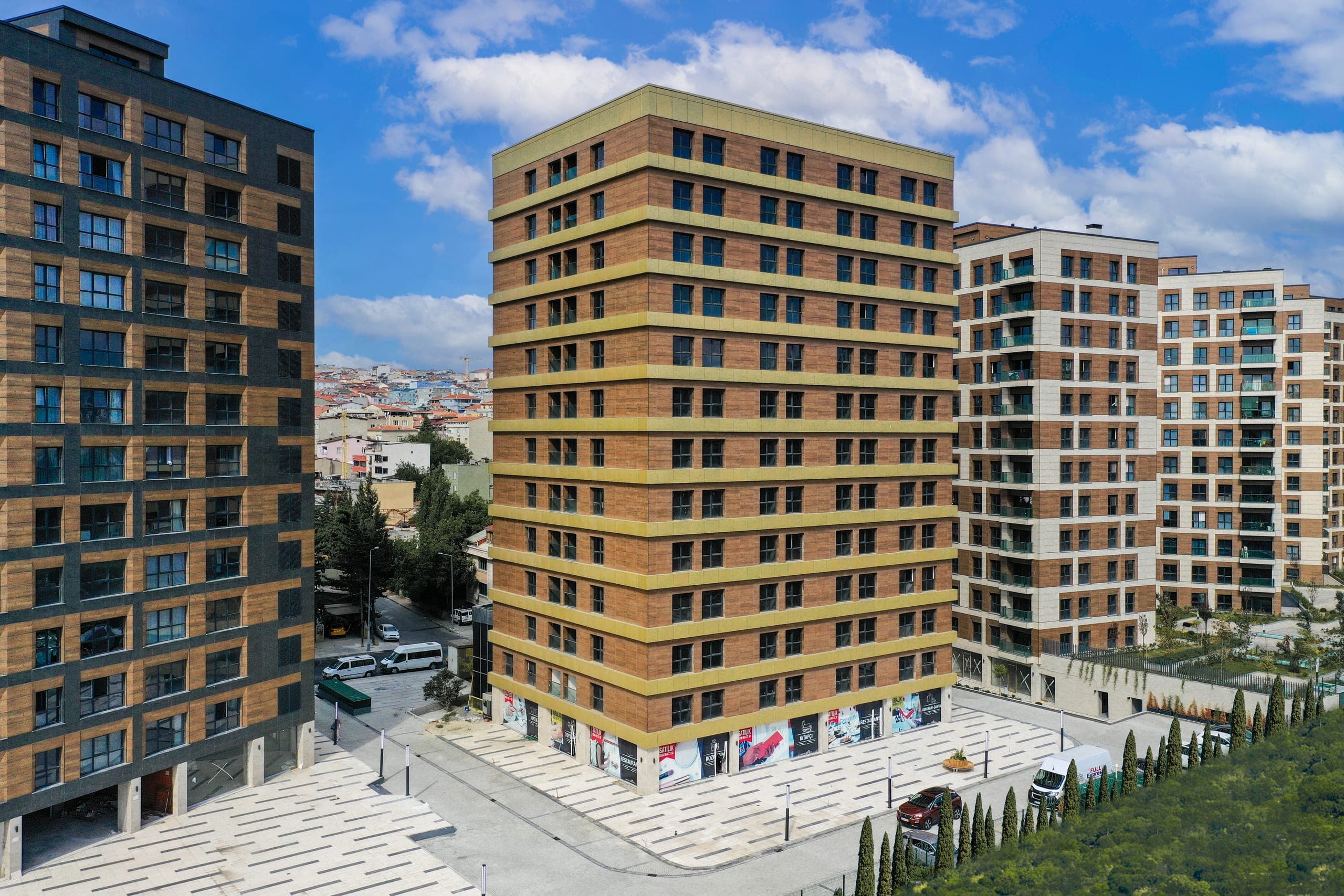 Royal E5 — view 2