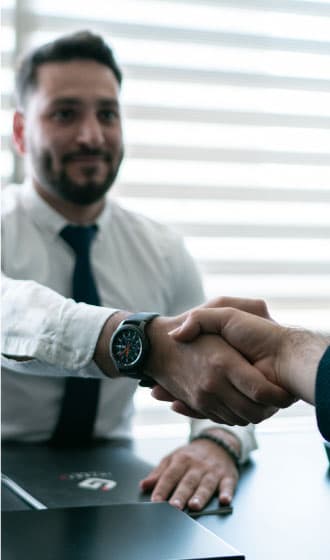 Подписание и формальности за консультационным столом Investo Global